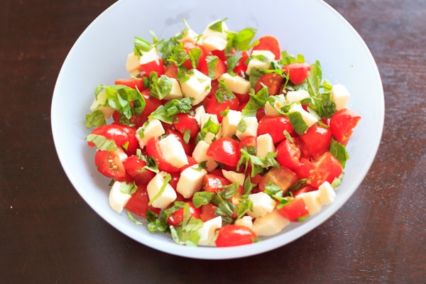 Chopped Caprese Salad 5 Ingredients 10 Minutes To Make 6394