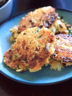 Wonderful veggie-friendly burger substitute. This quinoa burger will have your family asking for seconds!