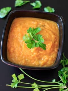 Sweet Potato and Apple Soup - only 4 main ingredients plus spices makes this a super simple and delicious thick soup for the colder months.