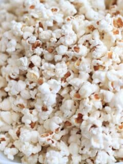 How to make homemade popcorn, 3 ways. No need to buy store-bought popcorn bags when it's so easy to make healthy preservative-free popcorn at home!